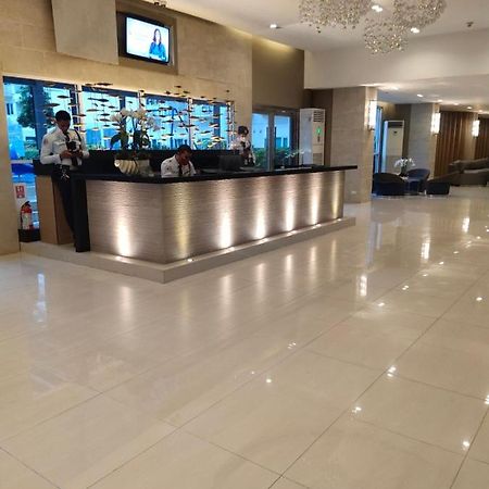 Rhm Sea Residences Condostaycation Moa,Smx Pasay Exteriör bild