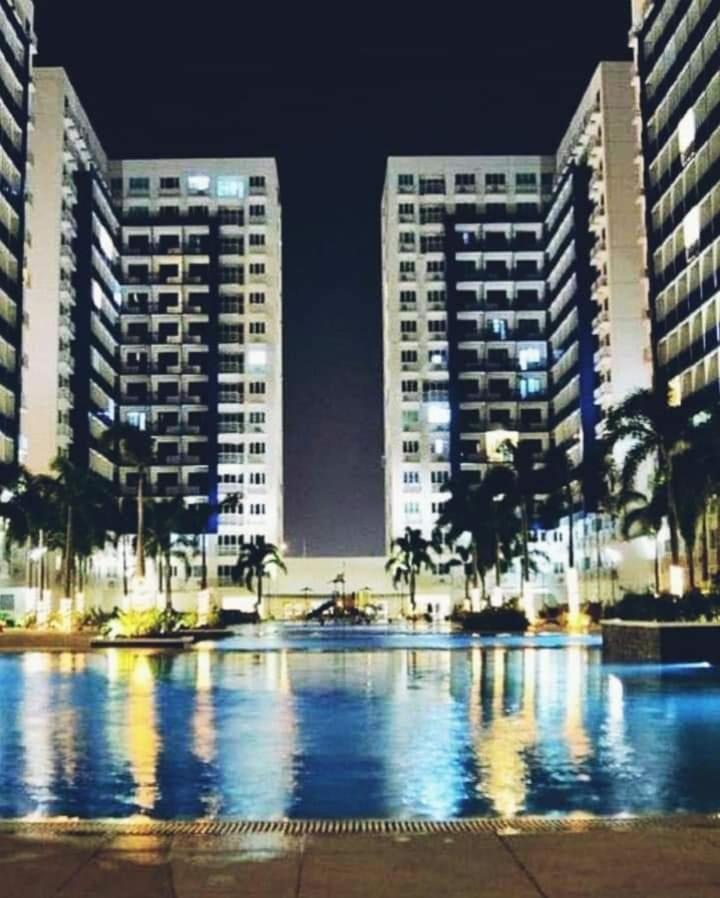 Rhm Sea Residences Condostaycation Moa,Smx Pasay Exteriör bild
